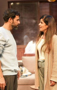 מעבר לדלת
דרמה רומנטית