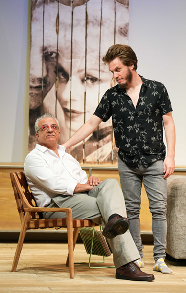 השכנים מלמעלה דרמה קומית על זוגיות, מונוגמיה, וכל מה שביניהם.