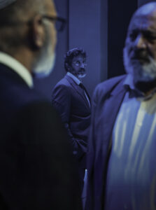 הערת שוליים
עיבוד בימתי לסרטו עטור הפרסים של יוסף סידר.