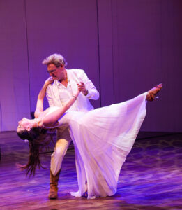 תרקדי איתי
קומדיה אנושית שמחממת את הלב, על פי הסרט הצרפתי המצליח.