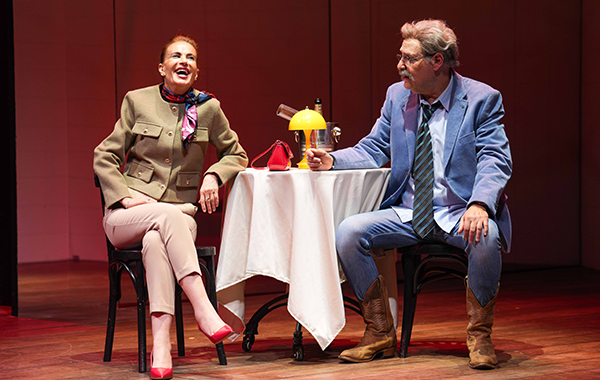 תרקדי איתי קומדיה אנושית שמחממת את הלב, על פי הסרט הצרפתי המצליח.