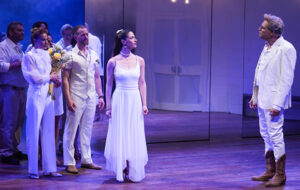 תרקדי איתי קומדיה אנושית שמחממת את הלב, על פי הסרט הצרפתי המצליח.